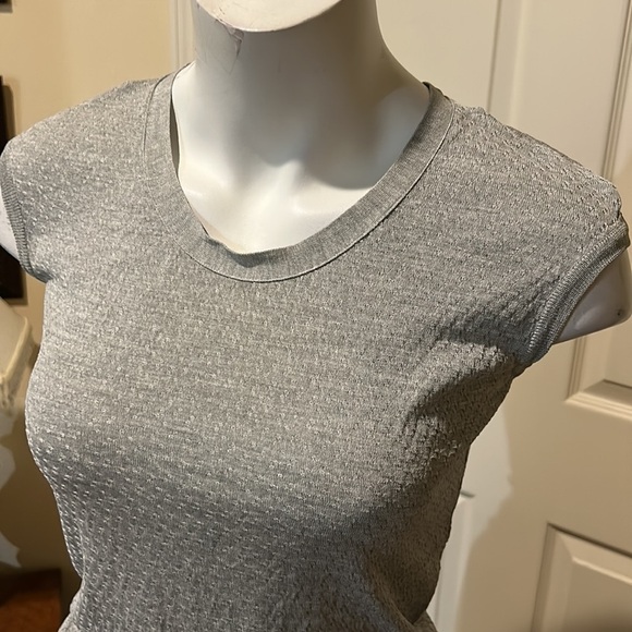 Balenciaga Sleeveless Textured Top. Size 38 - Picture 2 of 14